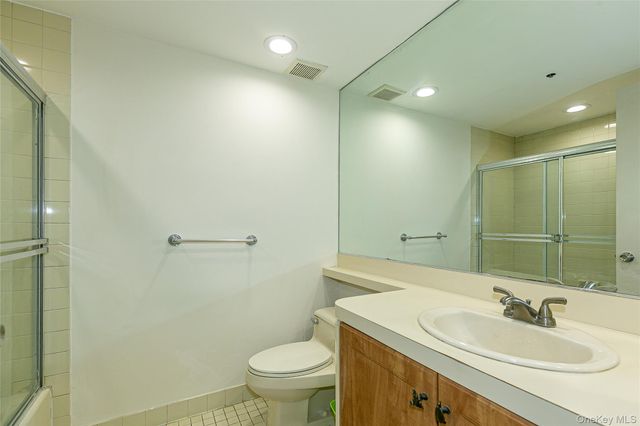 88 Cuttermill Road 418, Great Neck, NY 11021