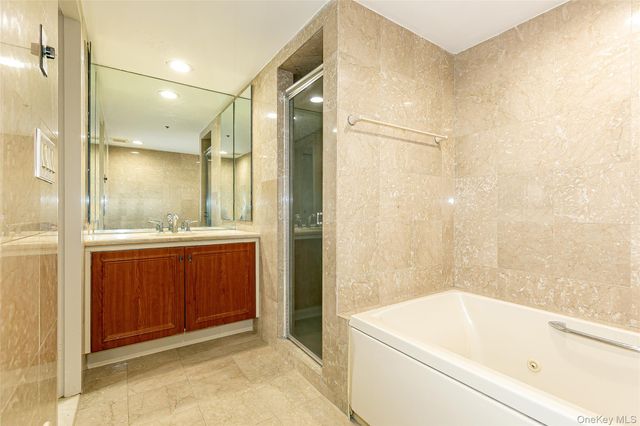 88 Cuttermill Road 418, Great Neck, NY 11021