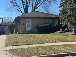 6925 N Darien STREET, Milwaukee, WI 53209