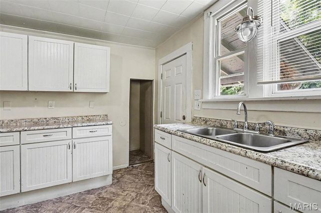 154 Becker Drive, St Louis, MO 63135