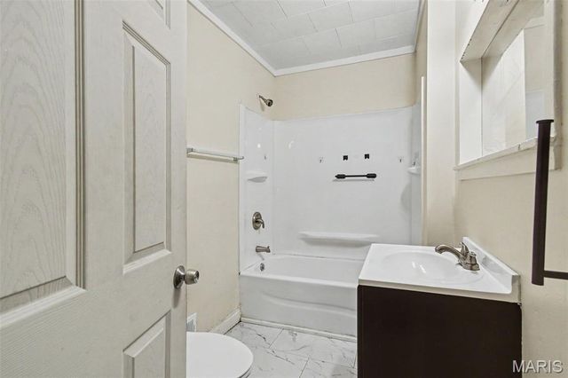 154 Becker Drive, St Louis, MO 63135
