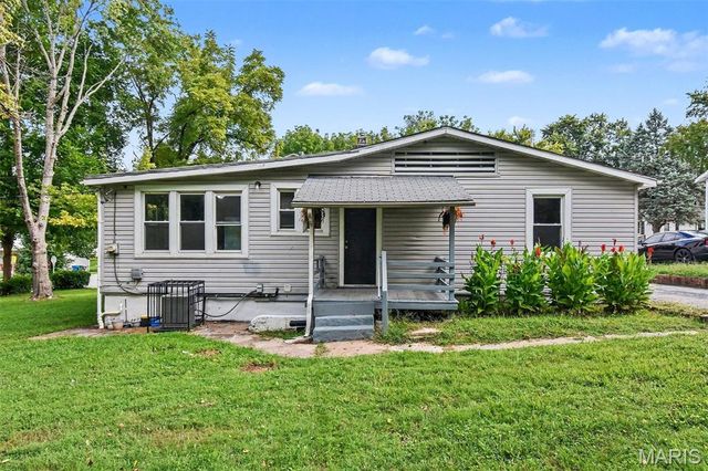 154 Becker Drive, St Louis, MO 63135