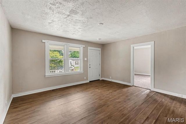 154 Becker Drive, St Louis, MO 63135