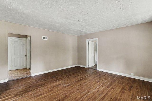 154 Becker Drive, St Louis, MO 63135