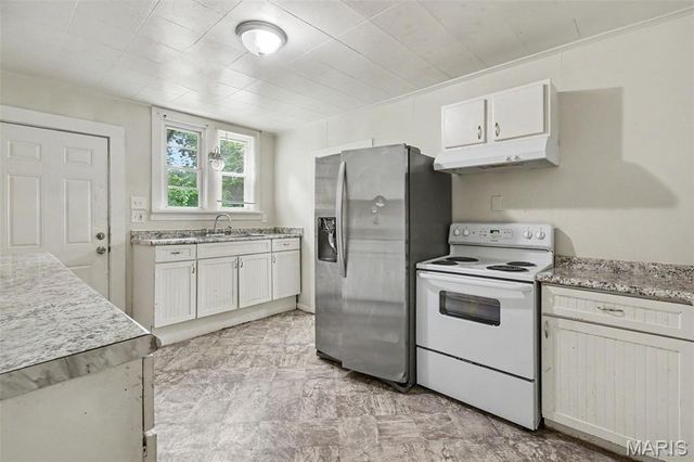 154 Becker Drive, St Louis, MO 63135