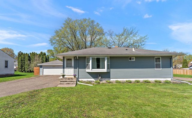 63 Ferndale Street N, Maplewood, MN 55119