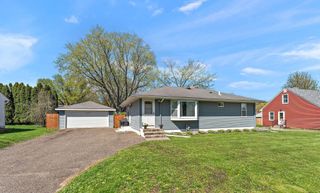 63 Ferndale Street N, Maplewood, MN 55119