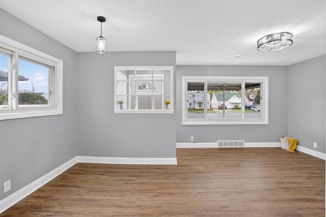 5022 S Middlebelt Road, Westland, MI 48186