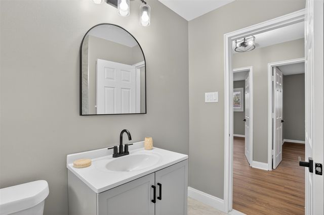 5022 S Middlebelt Road, Westland, MI 48186