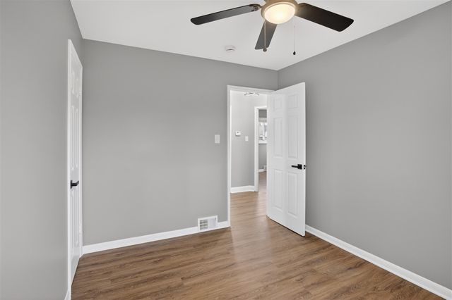 5022 S Middlebelt Road, Westland, MI 48186