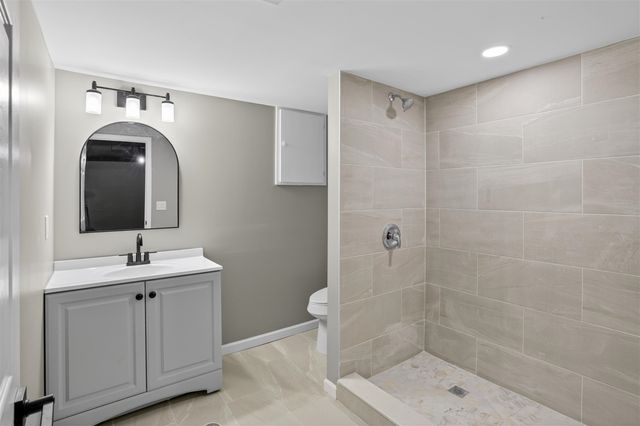 5022 S Middlebelt Road, Westland, MI 48186