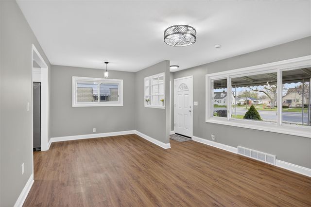 5022 S Middlebelt Road, Westland, MI 48186