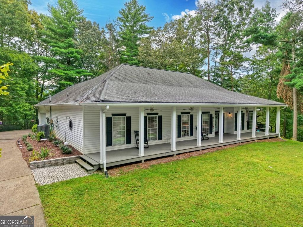 1075 Cherokee Drive, Ellijay, GA 30540