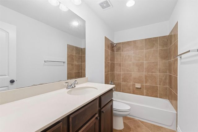 2405 Barton Shores Drive, Pearland, TX 77584