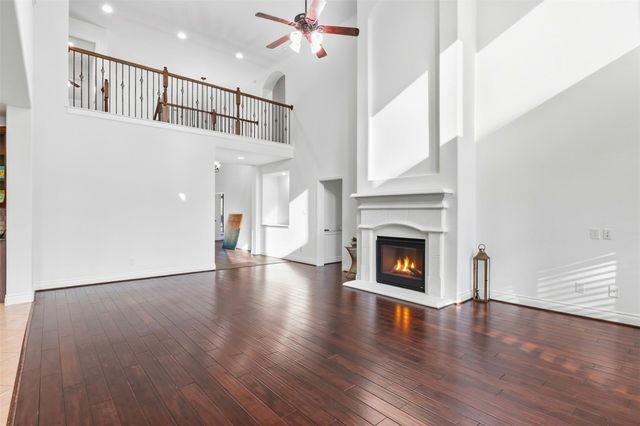 2405 Barton Shores Drive, Pearland, TX 77584