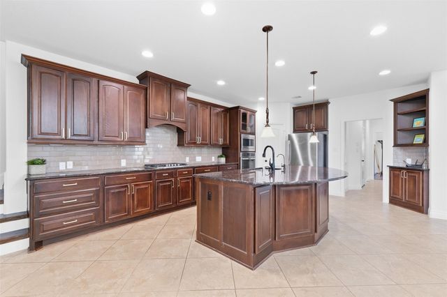 2405 Barton Shores Drive, Pearland, TX 77584
