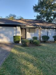 2204 Mimosa Court, League City, TX 77573