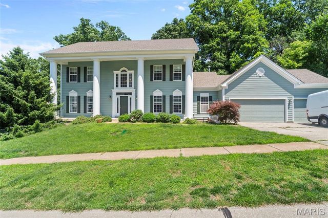 16611 Highland Summit Drive, Ballwin, MO 63011