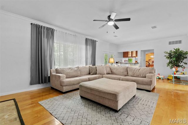 16611 Highland Summit Drive, Ballwin, MO 63011