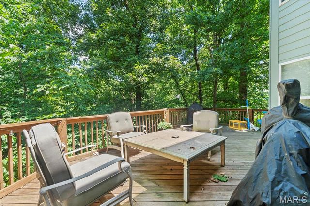16611 Highland Summit Drive, Ballwin, MO 63011