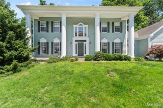 16611 Highland Summit Drive, Ballwin, MO 63011