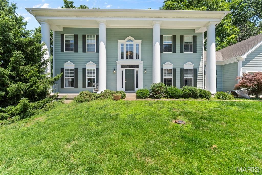 16611 Highland Summit Drive, Ballwin, MO 63011