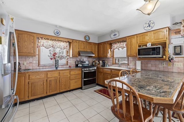 54 Edgemont Rd, Braintree, MA 02184