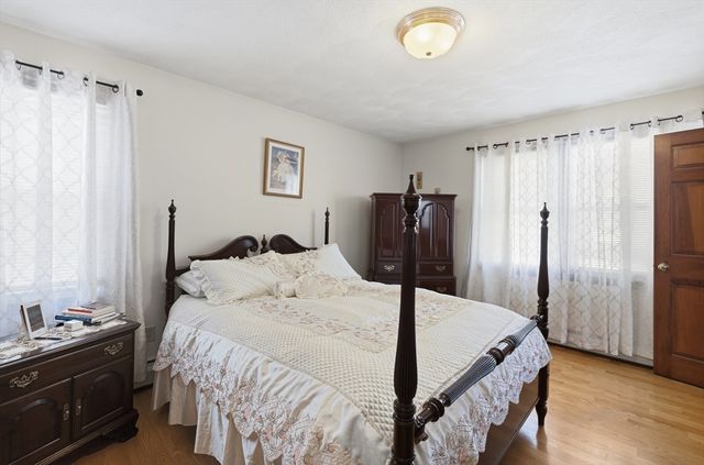 54 Edgemont Rd, Braintree, MA 02184