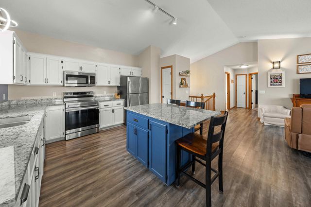 18704 Easton Avenue, Farmington, MN 55024