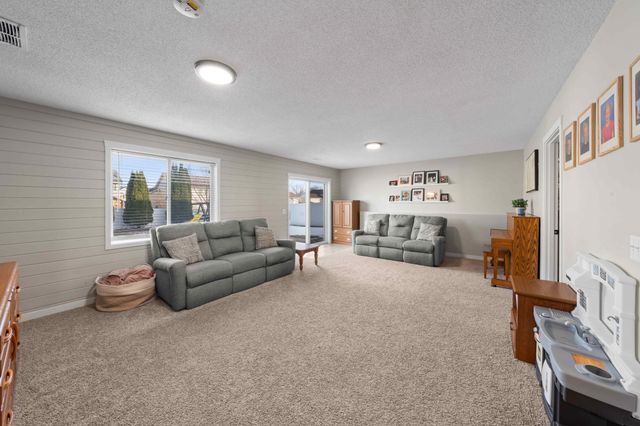 18704 Easton Avenue, Farmington, MN 55024