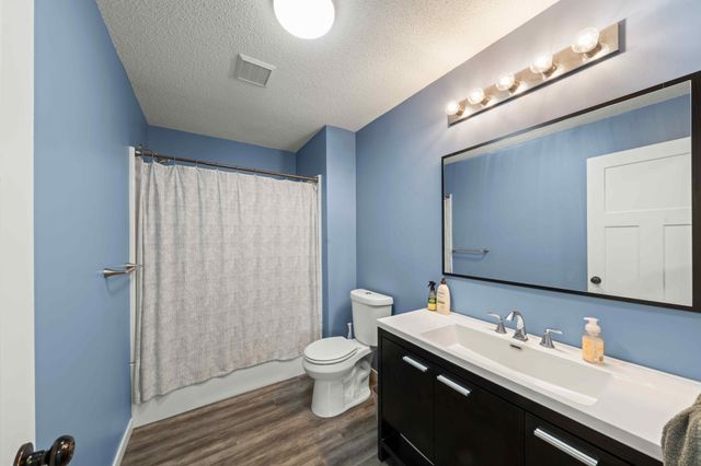 18704 Easton Avenue, Farmington, MN 55024