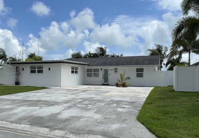 11180 9TH STREET E, Treasure Island, FL 33706