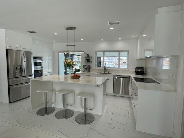 11180 9TH STREET E, Treasure Island, FL 33706