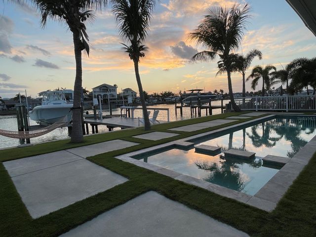 11180 9TH STREET E, Treasure Island, FL 33706