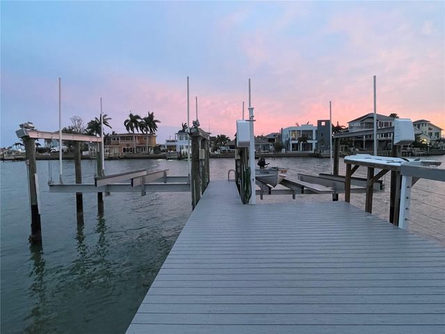11180 9TH STREET E, Treasure Island, FL 33706