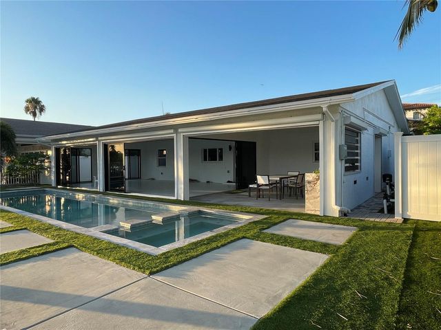 11180 9TH STREET E, Treasure Island, FL 33706