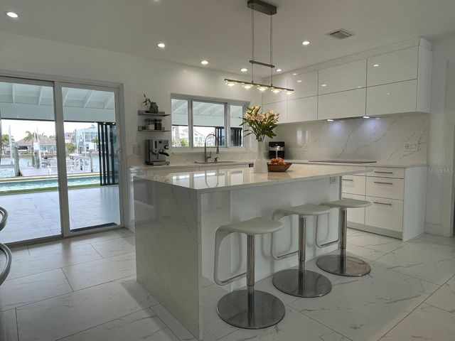11180 9TH STREET E, Treasure Island, FL 33706