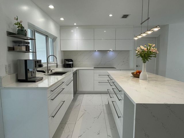 11180 9TH STREET E, Treasure Island, FL 33706