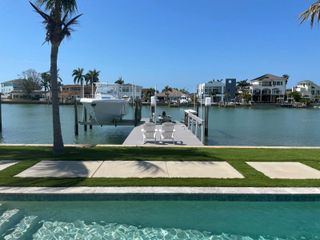 11180 9TH STREET E, Treasure Island, FL 33706