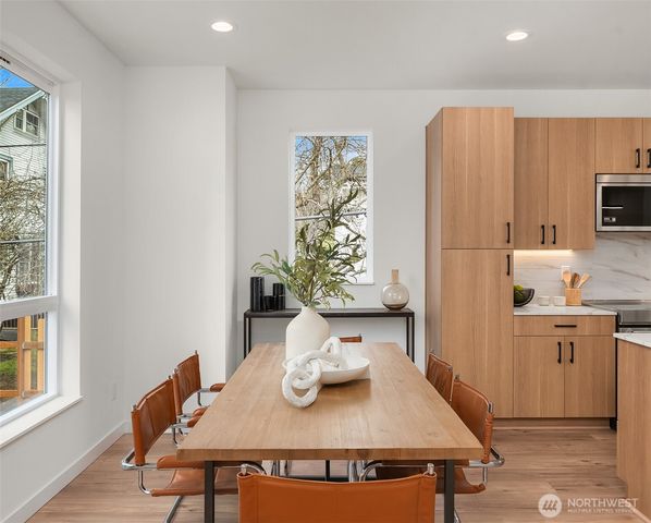 223 NE 75th Street, Seattle, WA 98115