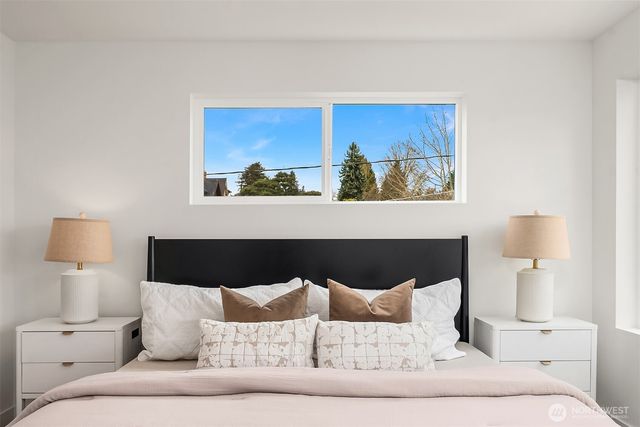 223 NE 75th Street, Seattle, WA 98115