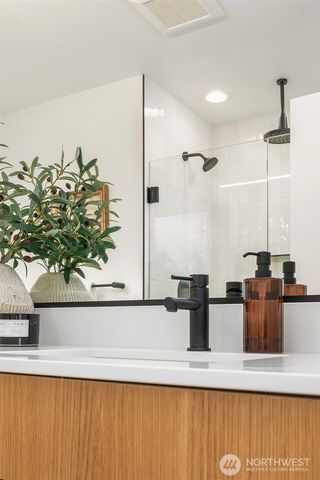 223 NE 75th Street, Seattle, WA 98115