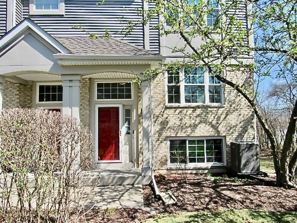 2667 Woodmere Drive 2667, Darien, IL 60561