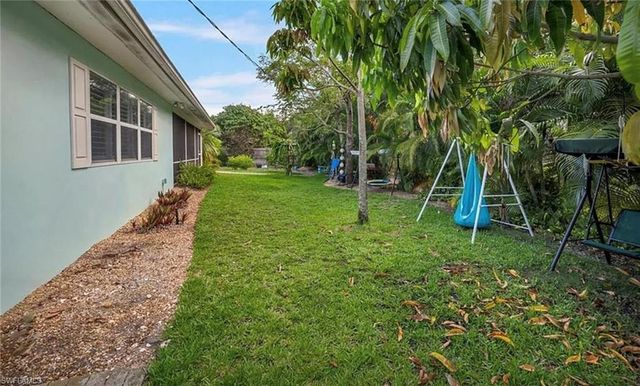 1600 Mandarin RD, Naples, FL 34102