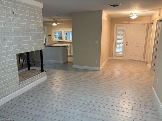 1600 Mandarin RD, Naples, FL 34102