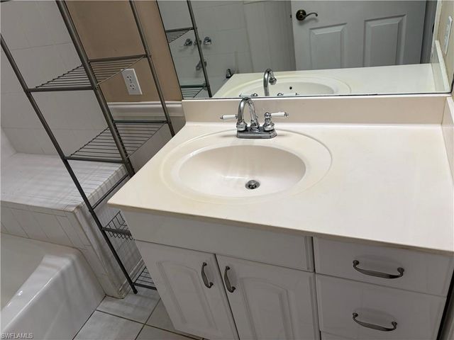 1600 Mandarin RD, Naples, FL 34102