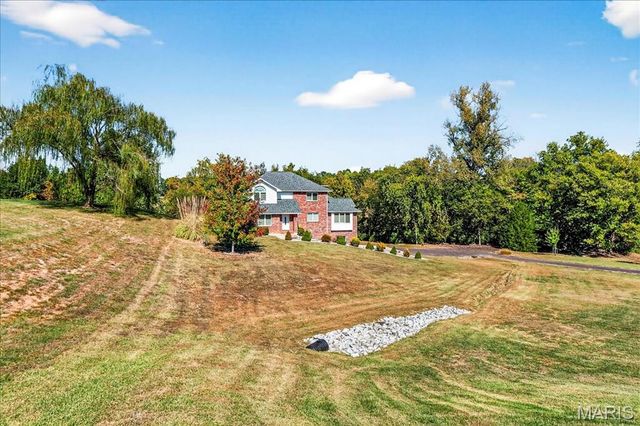 3567 Sweet Briar Lane, Columbia, IL 62236