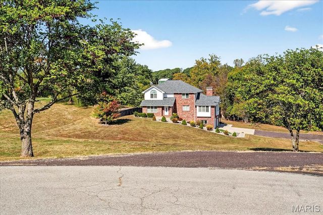 3567 Sweet Briar Lane, Columbia, IL 62236