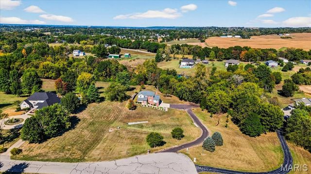 3567 Sweet Briar Lane, Columbia, IL 62236