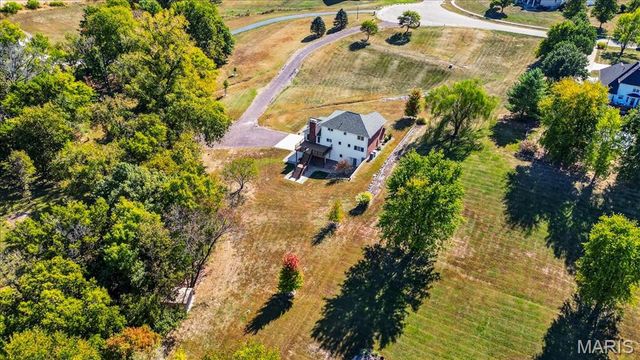 3567 Sweet Briar Lane, Columbia, IL 62236